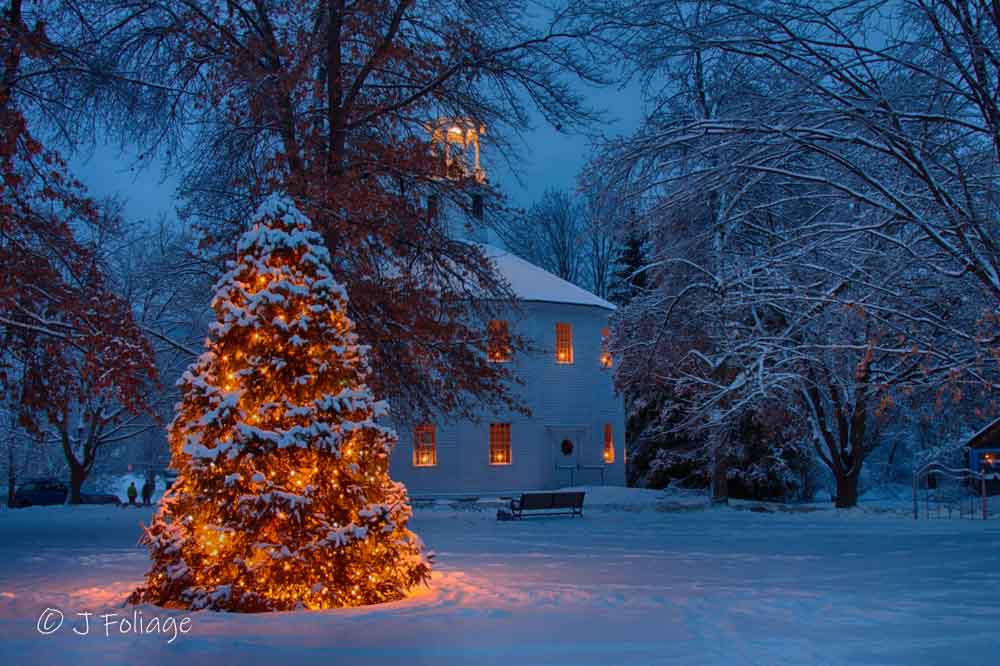 The Richmond Vermont Round Church at Christmas
